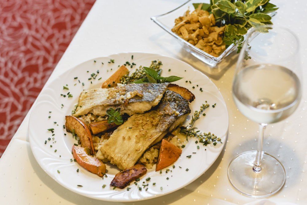 Karpfenfilet, Eierschwammerl-Risotto, Kürbis