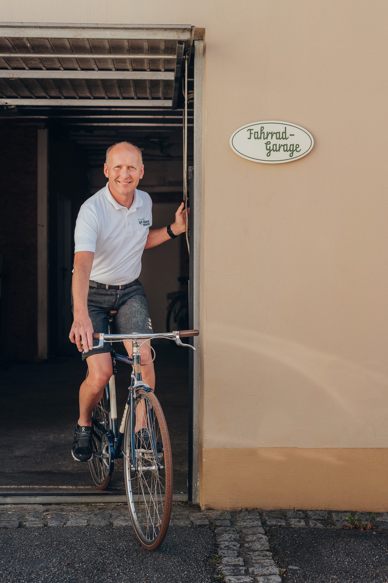 Radgarage, -service, -verleih, -touren