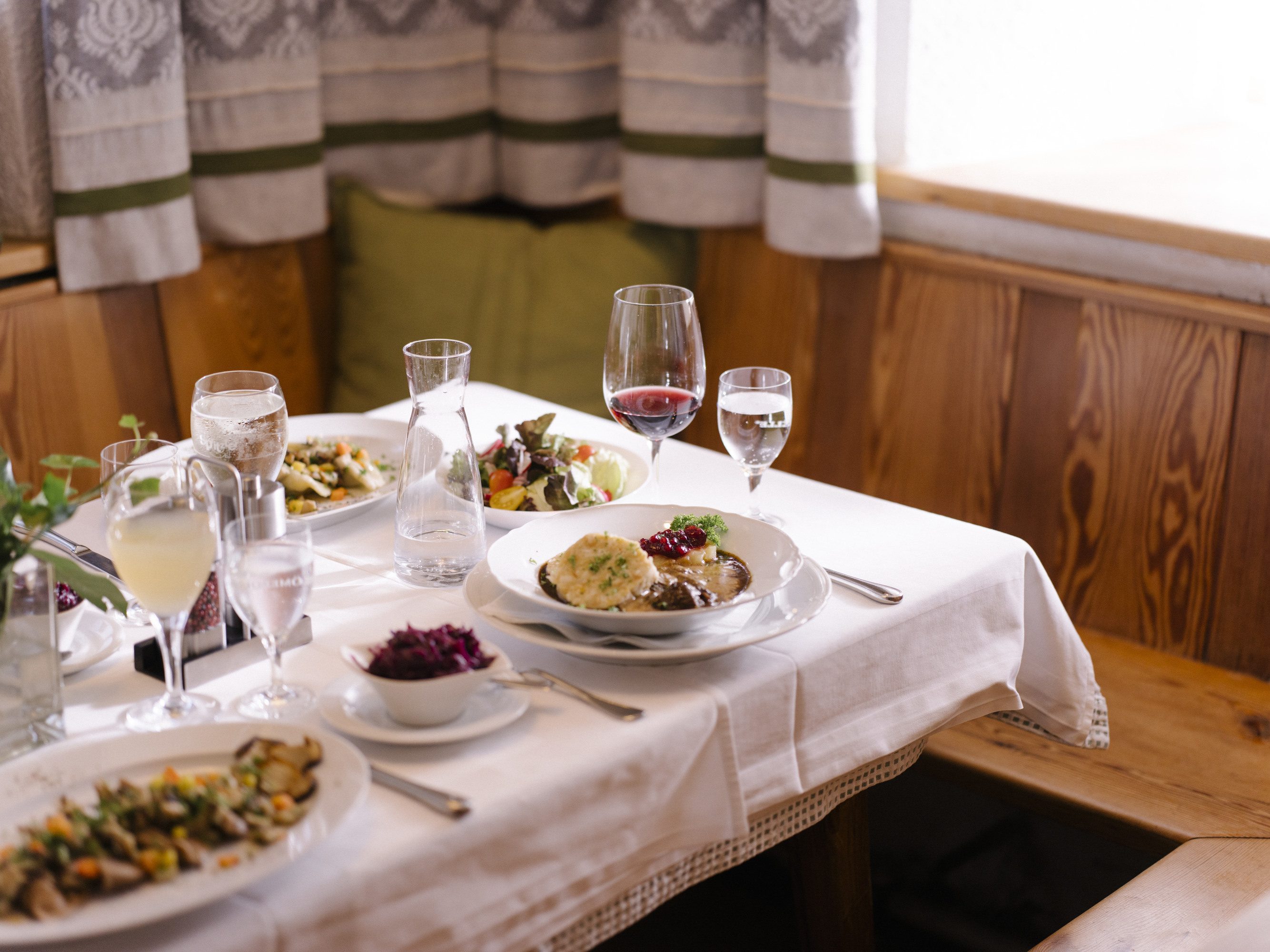 Wildspezialitäten, vegetarische Gerichte