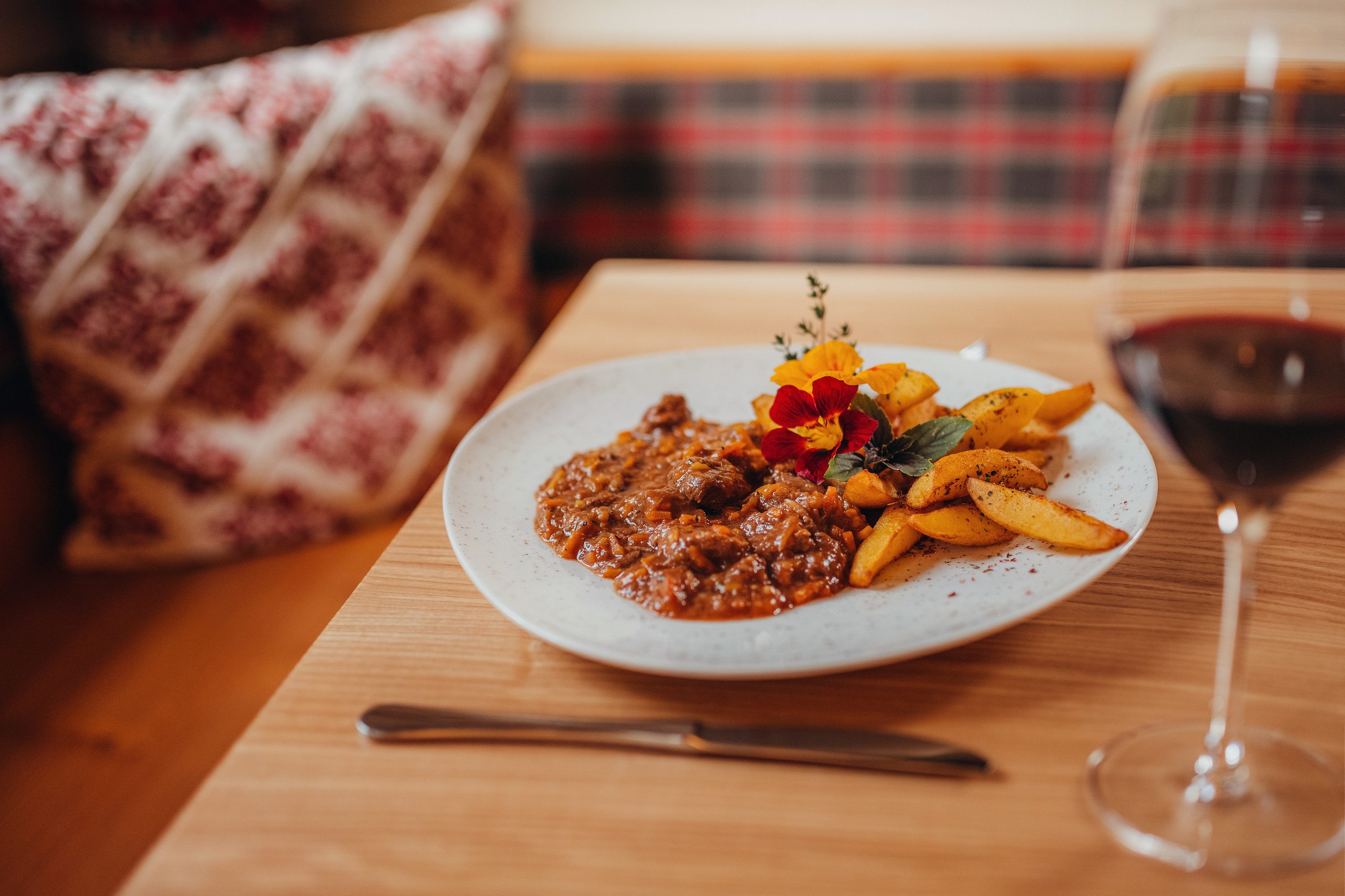 Lammragout mit Thymian-Kartoffeln