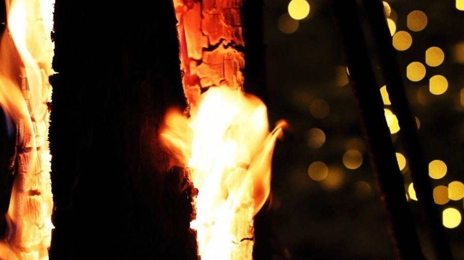 Knisternde Lagerfeuer sorgen für Stimmung, © Stefanie Delorenzo