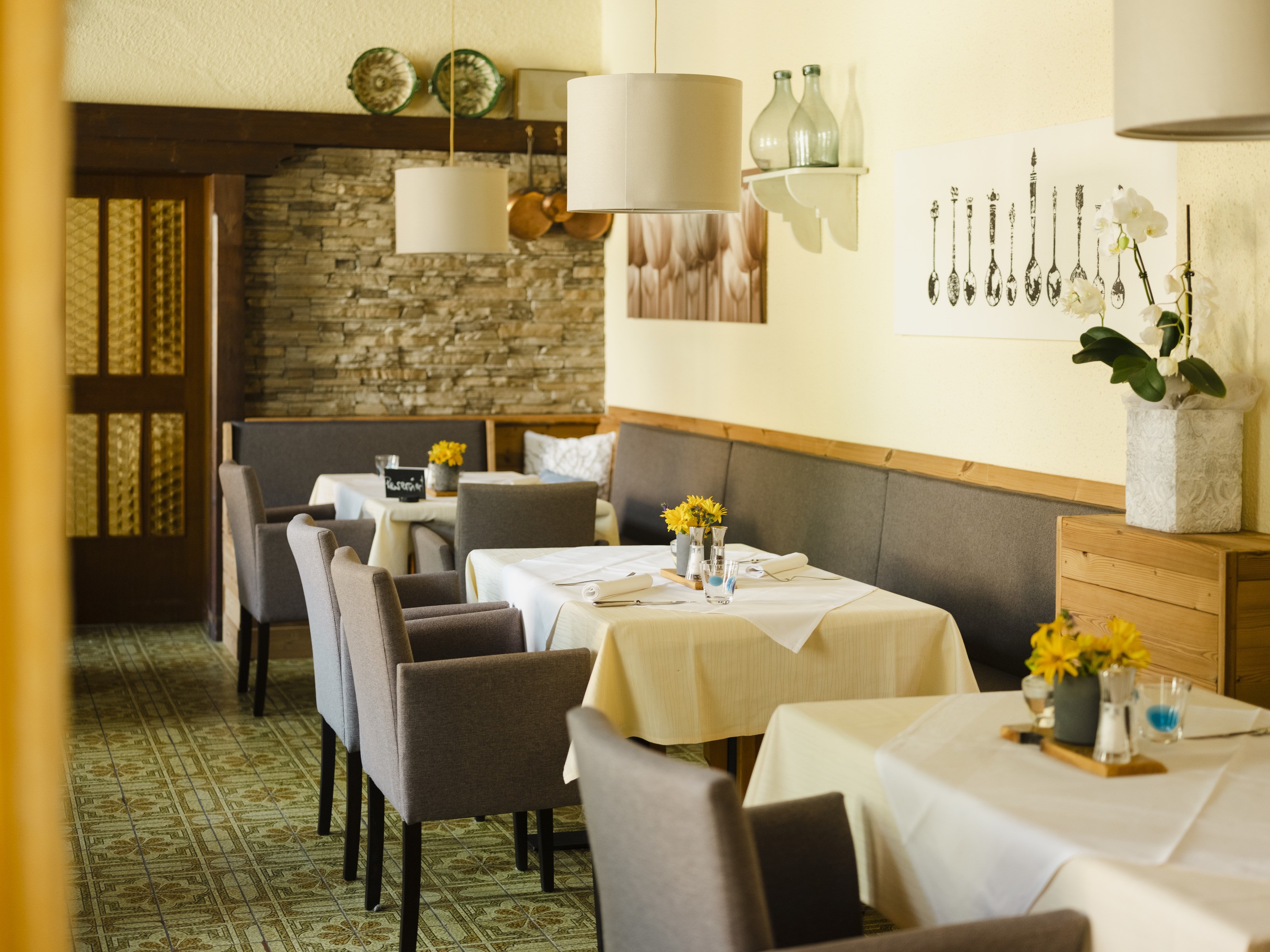 Gutes Essen, guter Wein, einladendes Ambiente