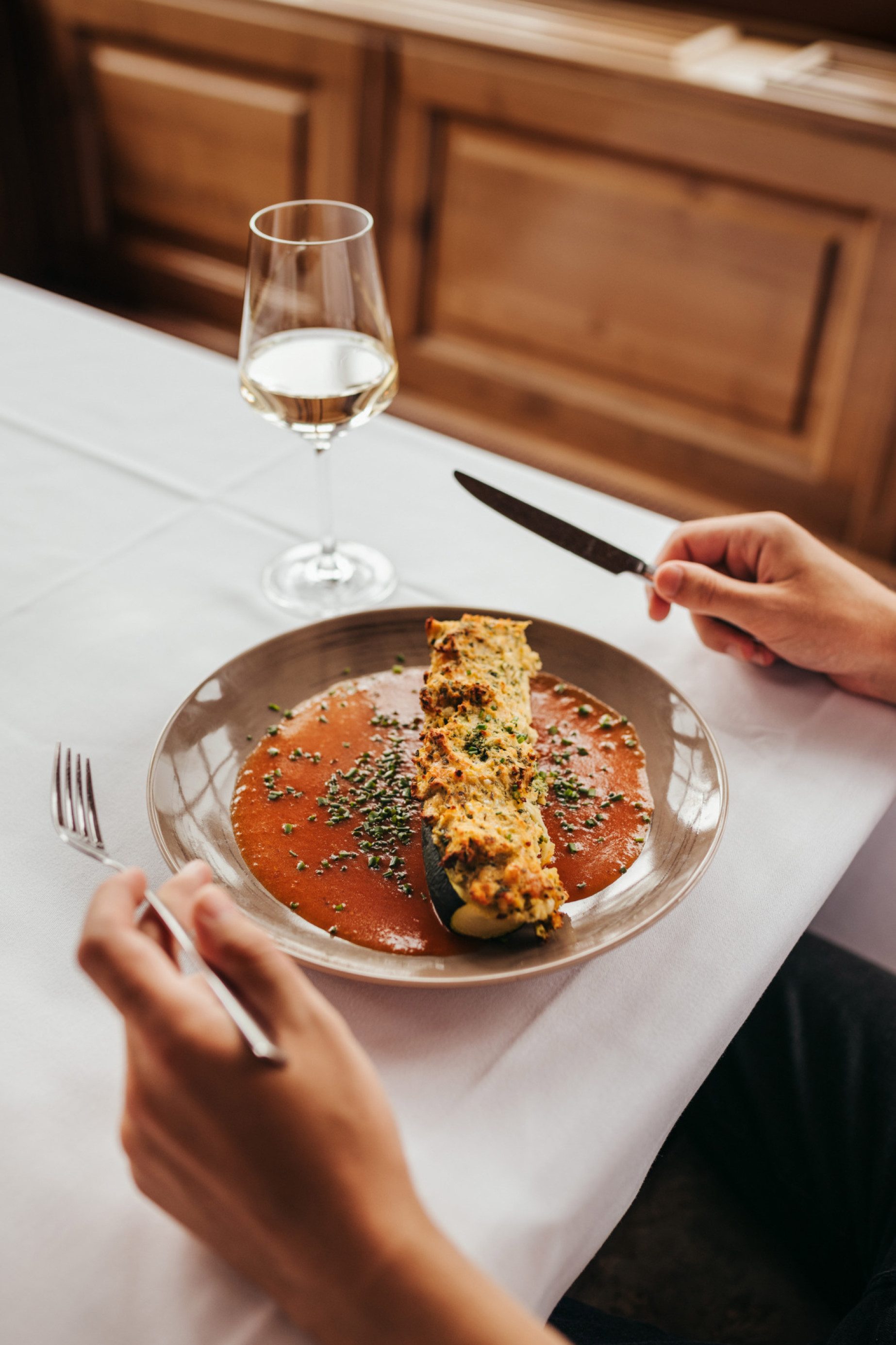 Gefüllte Zucchini mit Tomatensauce