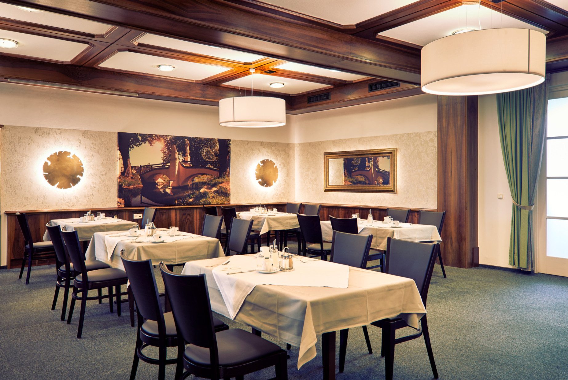 Modernes Ambiente, große Weinkarte