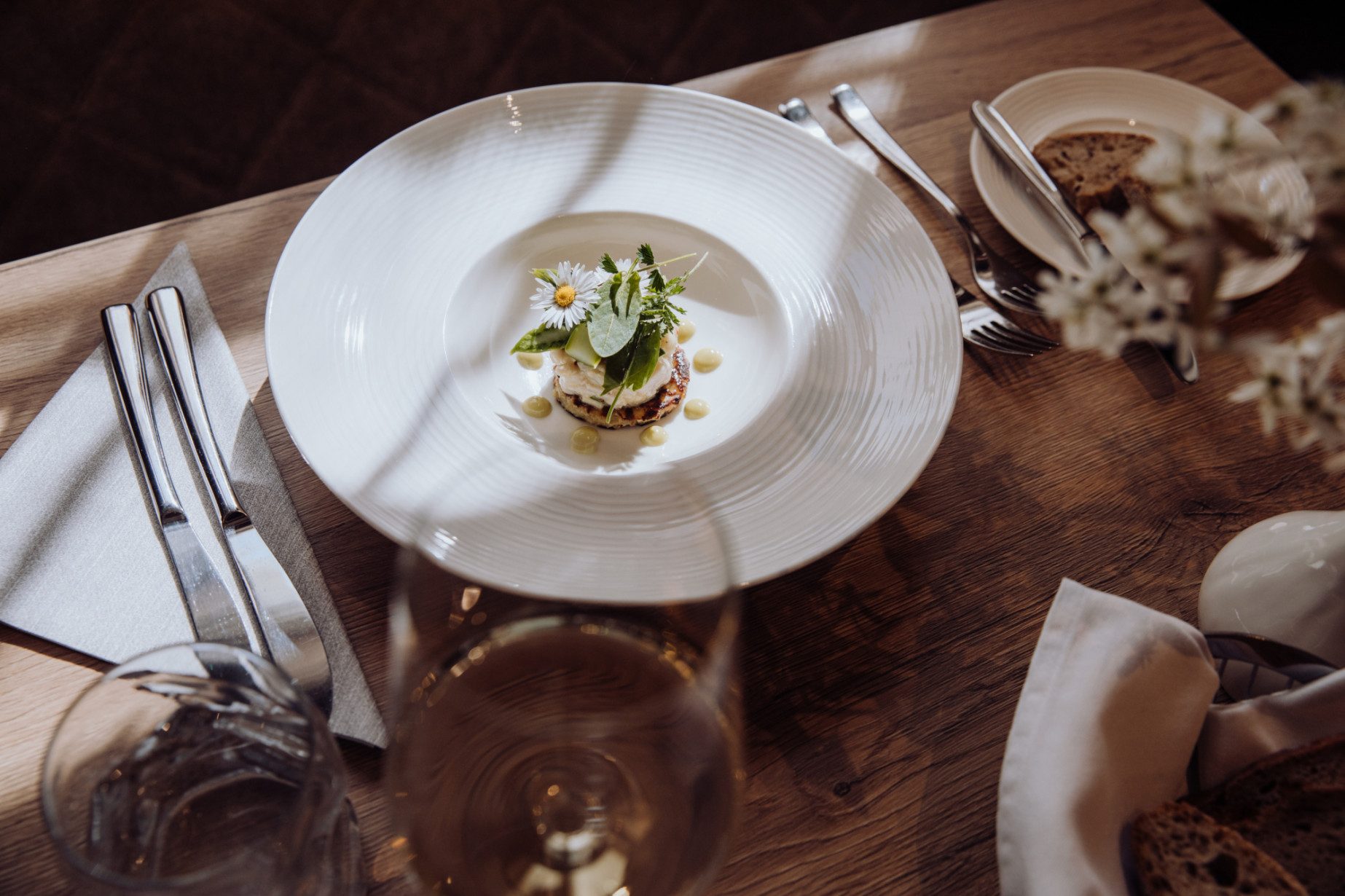 Tartar von der Räucherforelle auf Erdäpfelpuffer