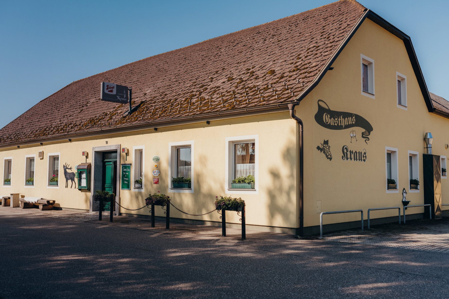 Wirtshaus mit Naturgastgarten