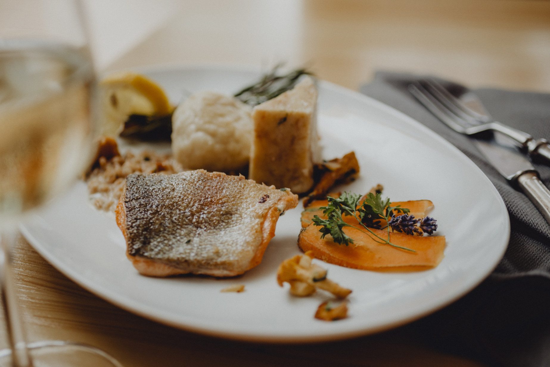 Saibling mit Steinpilzknödel