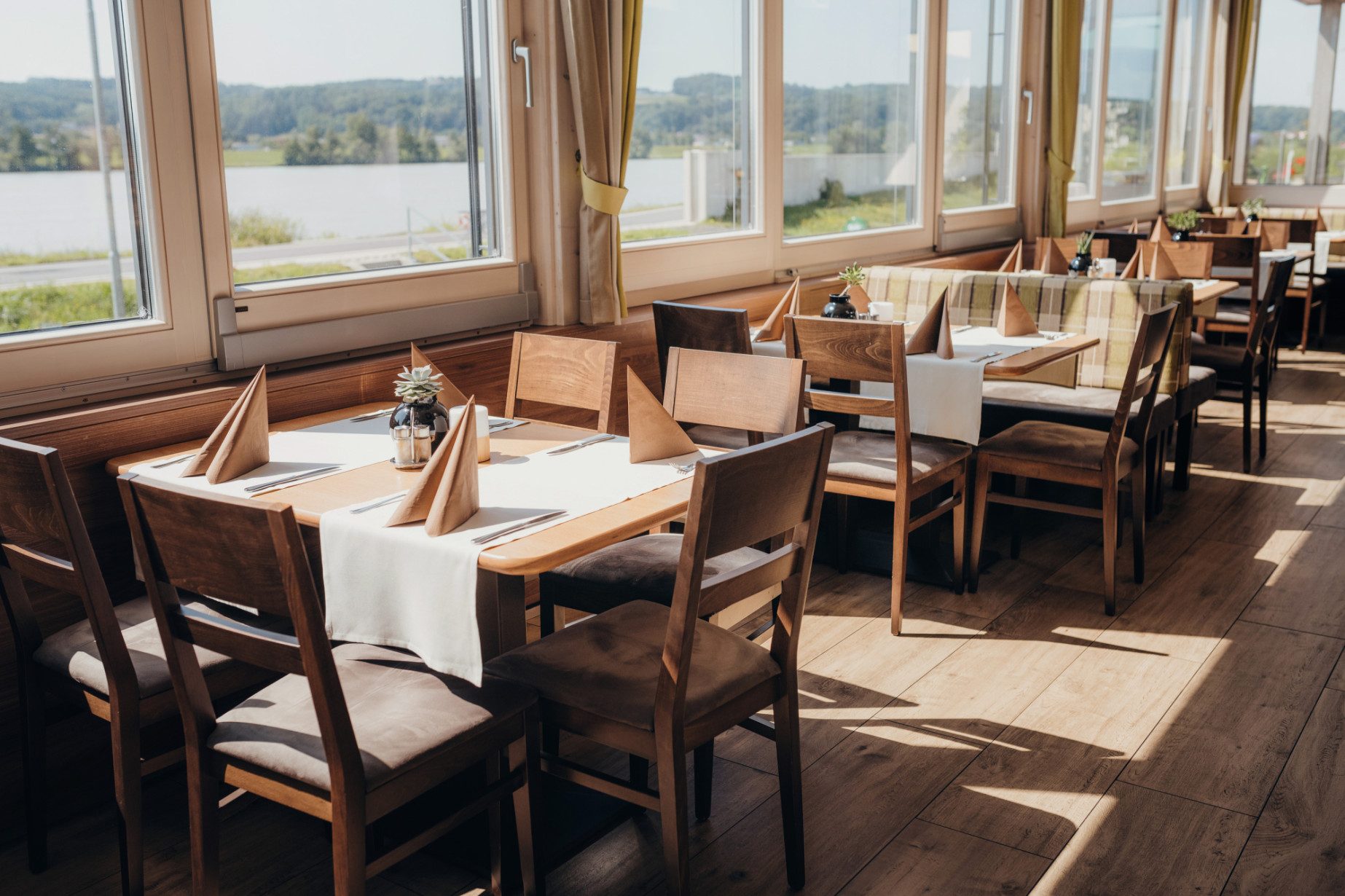 Donaublick von Gastzimmer und Terrasse