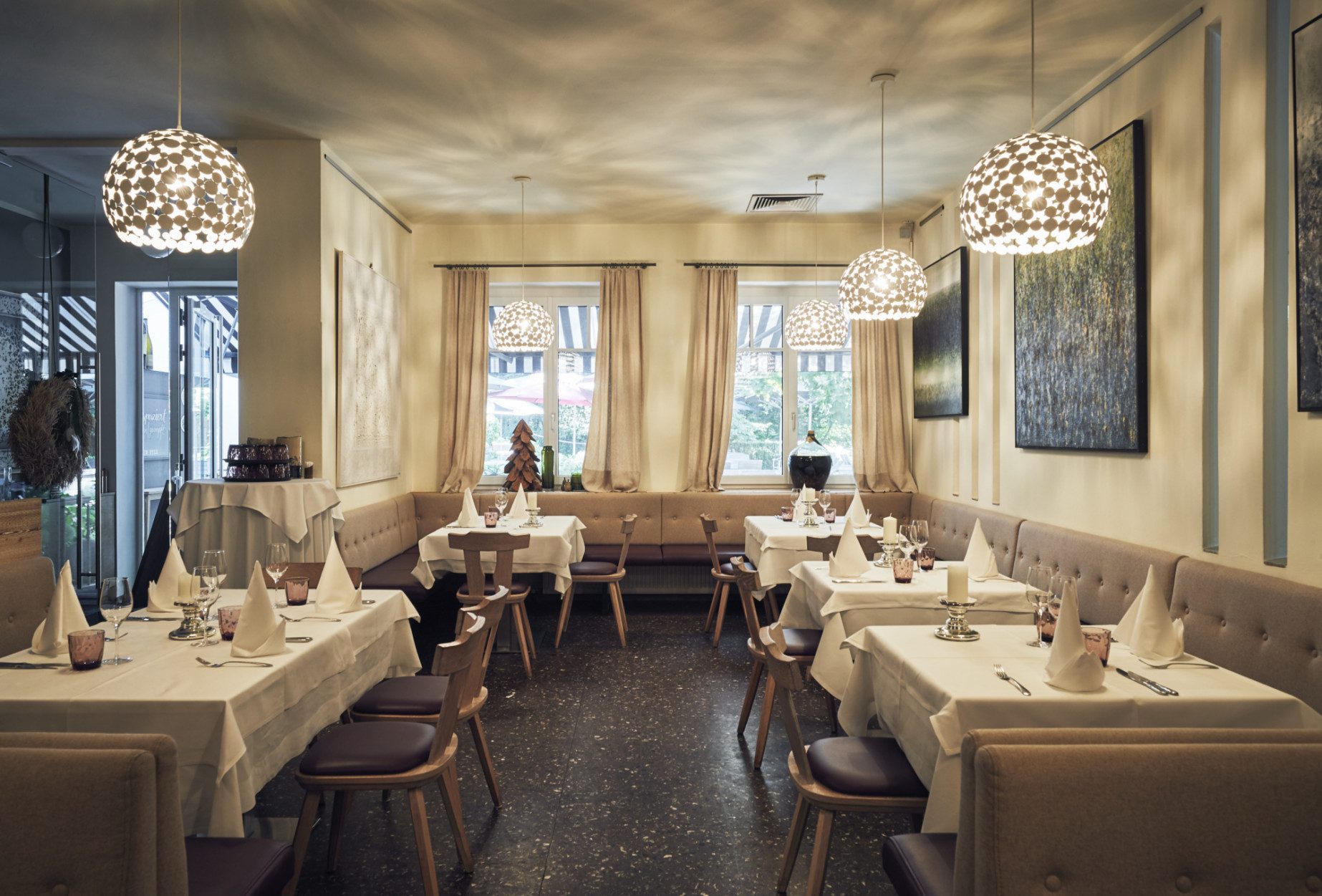 Haubenlokal mitten im Rohrwald im Bezirk Korneuburg