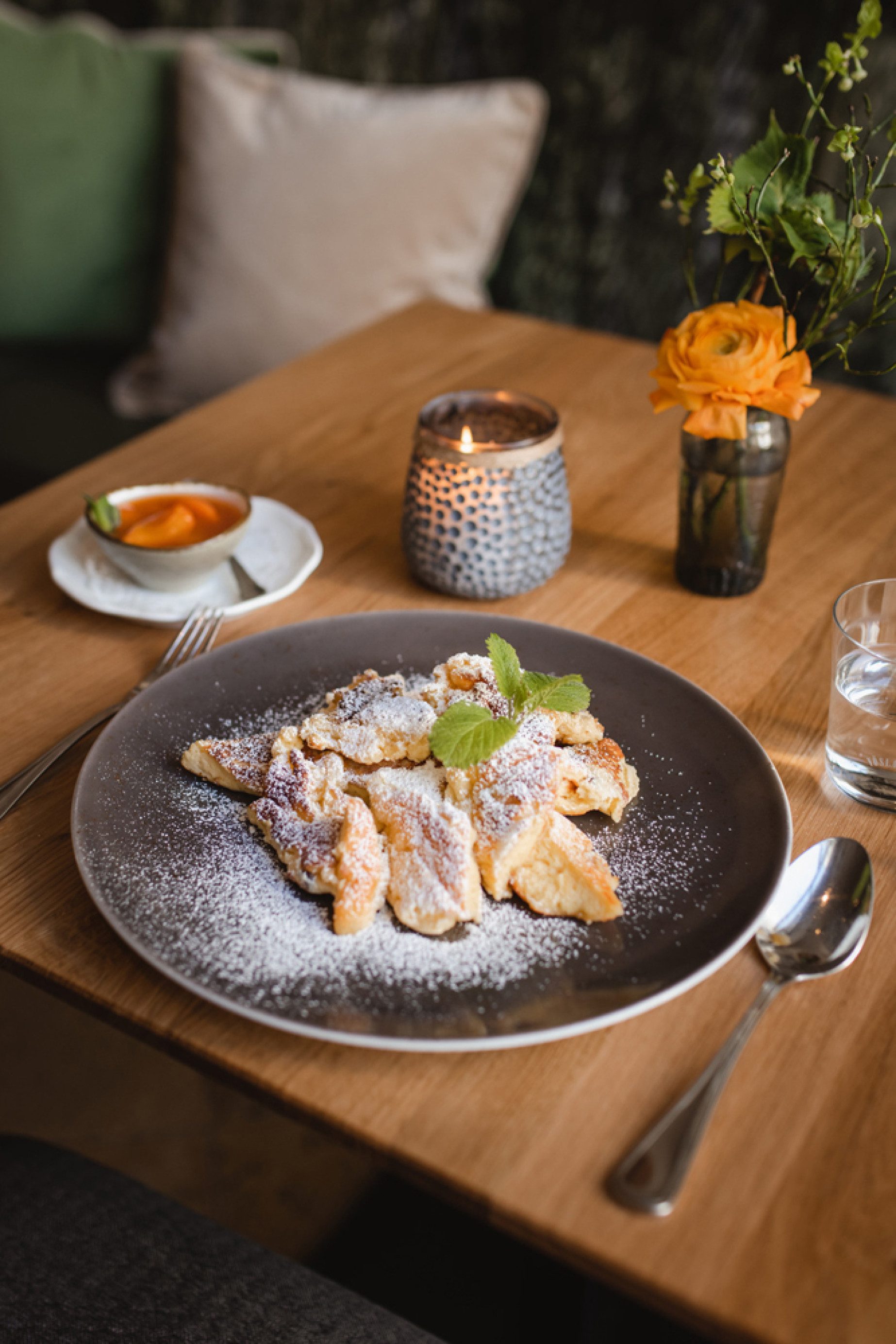 Rahmschmarrn mit Marillenröster