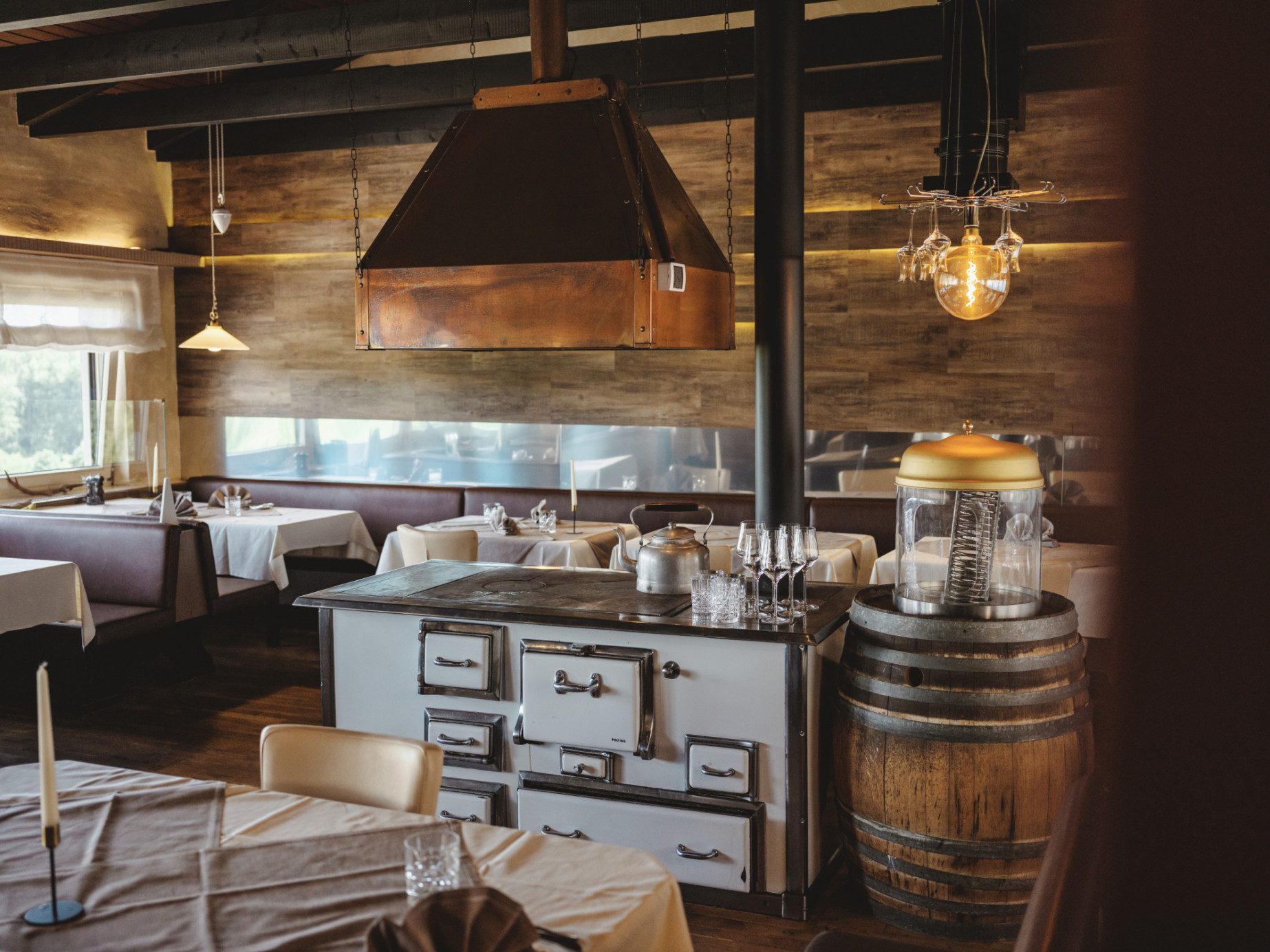 Kochkurse und Schaukochen am Holzofen