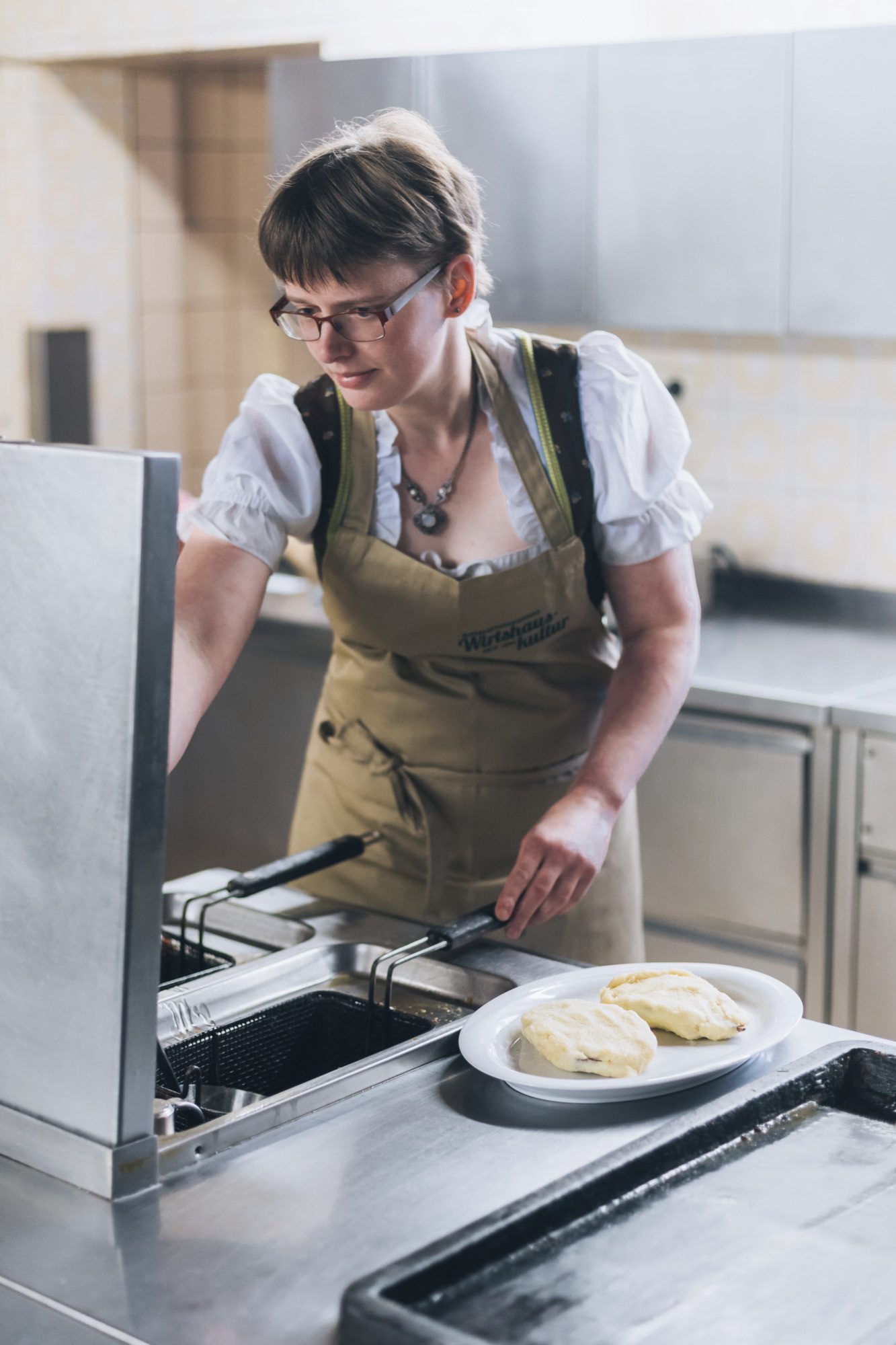 In der Küche: Helga Bauer